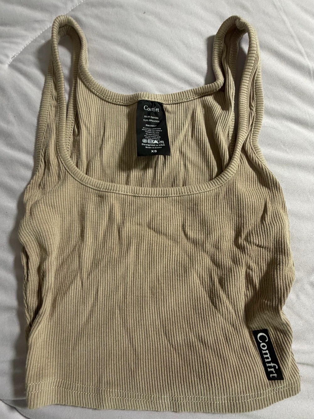 Comfrt Cropped Ribbed Tank Top in Desert